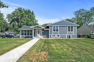 6901 Dawson Ln, Edina, MN 55435