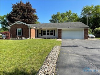 3825 Heatherbrook Dr, Toledo, OH 43614