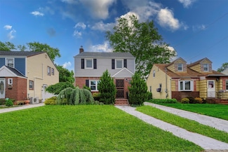 206 Holly Ave, Hempstead, NY 11550