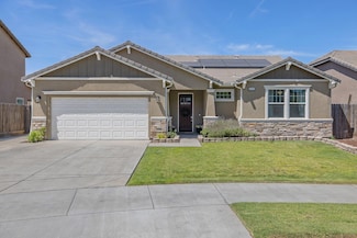 6326 W Sweet Ct, Visalia, CA 93291