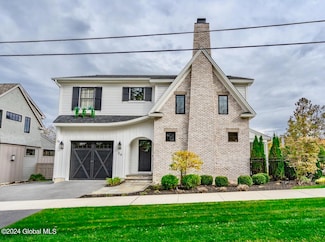 34 Hyde St, Saratoga Springs, NY 12866