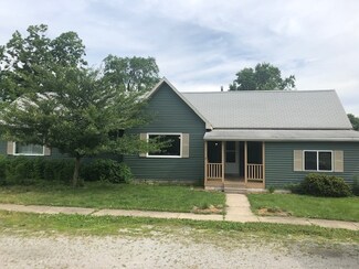 204 E North St, Remington, IN 47977