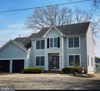 204 Stormy Rd, Manahawkin, NJ 08050