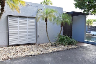 16501 Fox Den Ct, Hialeah, FL 33014