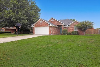 1802 La Fontaine Ln, Greenville, TX 75402