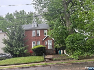 110 Fairview Ave, Teaneck, NJ 07666