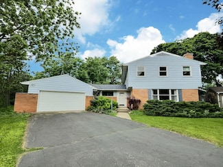 525 Pembrook Ct, Neenah, WI 54956