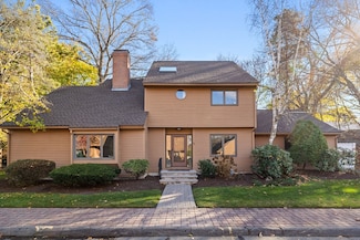 22 Grove Place Unit 30, Winchester, MA 01890