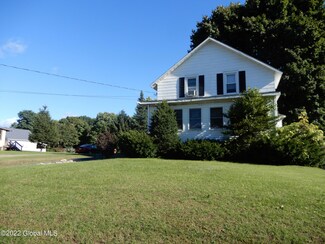 166 Speigletown Rd, Troy, NY 12182