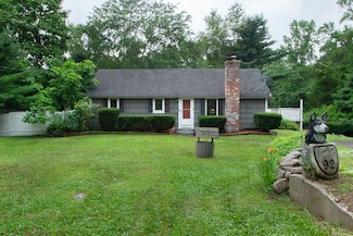 92 Wright Rd, Collinsville, CT 06019