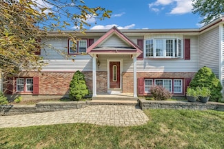 7 Briarwood Ave, Monroe, NY 10950