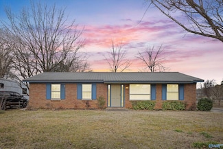 1721 Wakefield Dr NE, Huntsville, AL 35811