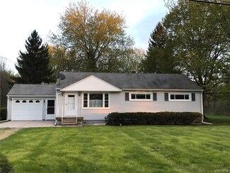 9 Sherman Rd, Middleport, NY 14105