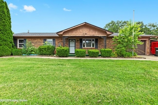 218 Hallmark Cir, Radcliff, KY 40160