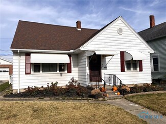 1518 Garrison St, Fremont, OH 43420