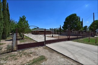 528 Liahona Dr, Socorro, TX 79927