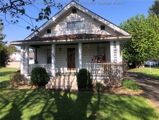 180 Layne St, Letart, WV 25253