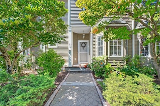 646 E Main St, Jefferson Valley, NY 10535