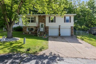 4588 Towne Hall Dr, Arnold, MO 63010