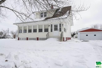 403 Tipton St, Salix, IA 51052