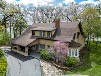 1046 N Hainesville Rd, Round Lake, IL 60073