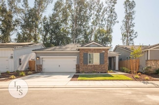 1457 Las Rosas Ave, Clovis, CA 93619