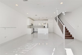 2621 NE 212th Terrace Unit 206, Miami, FL 33180
