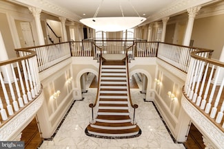 8537 Old Dominion Dr, McLean, VA 22102