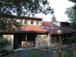 1453 Gebhart Ct, Hidden Valley, PA 15502