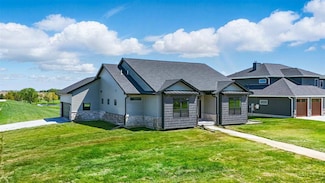 1 Ember Ln, West Branch, IA 52358
