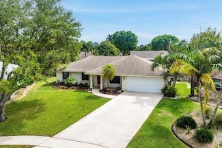 12188 Broadleaf Ct, Wellington, FL 33414