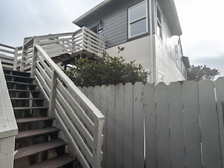 212 Village Ln, Daly City, CA 94015