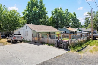 325 Berrydale Ave, Medford, OR 97501