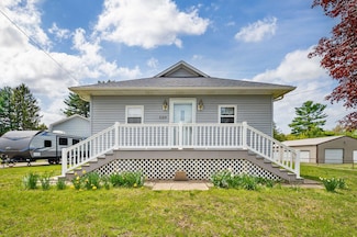 220 S Berrien St, New Buffalo, MI 49117