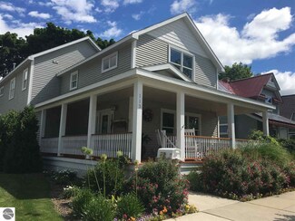 113 E Tenth St, Traverse City, MI 49684
