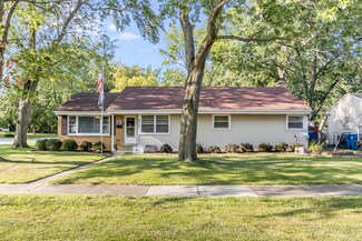 311 Oakwood Dr, Crete, IL 60417