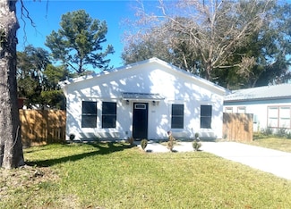 1005 Elbert St, Darien, GA 31305