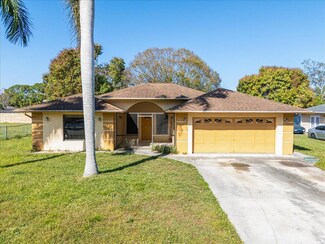 1589 SE Minorca Ave, Port Saint Lucie, FL 34952