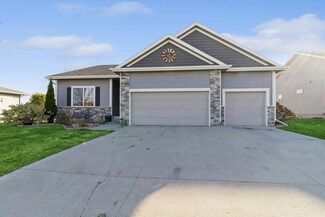 1030 Apache St, Nevada, IA 50201