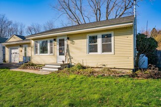 15 Brewster St, Portland, ME 04103
