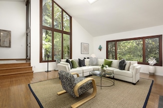 1825 Stanwood Dr, Santa Barbara, CA 93103