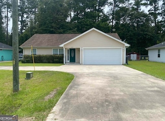 2068 Scrubby Bluff Rd, Kingsland, GA 31548