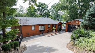30 Shady Ln, Lake Ozark, MO 65049