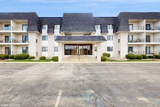 2371 Deerpath Dr Unit 101, Schererville, IN 46375