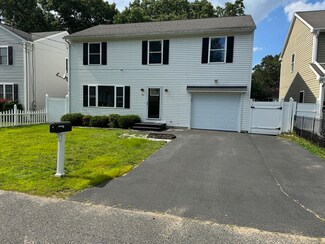 24 Bissell St, Springfield, MA 01119