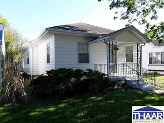 2042 Deming St, Terre Haute, IN 47803