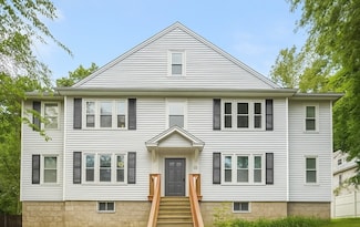 15 Circuit Ave E, Worcester, MA 01603