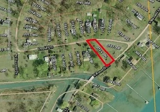 474 South St, Algonac, MI 48001