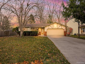 21662 Flanders St, Farmington Hills, MI 48335