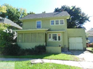 921 W Oakland Ave, Lansing, MI 48915